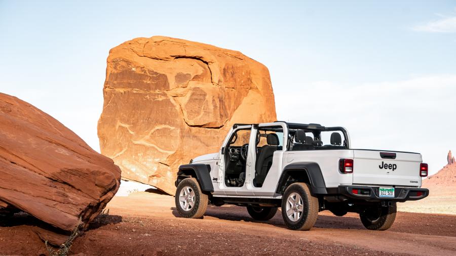  Jeep Gladiator Sport (JT) 2019 года  (NA) (фото 2 из 26)
